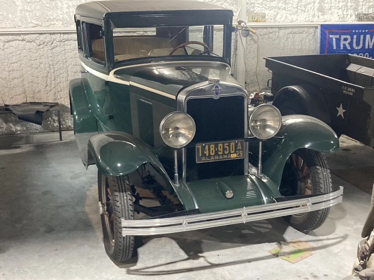 Chevrolet-Deluxe-1929-Green-Tan