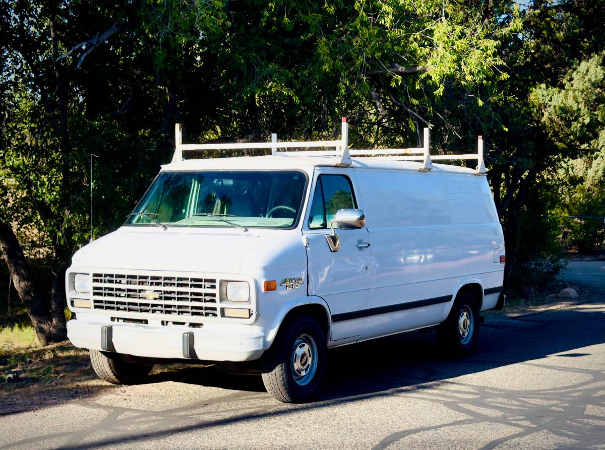 Chevrolet-G-series-34-ton-nominal-1995-white