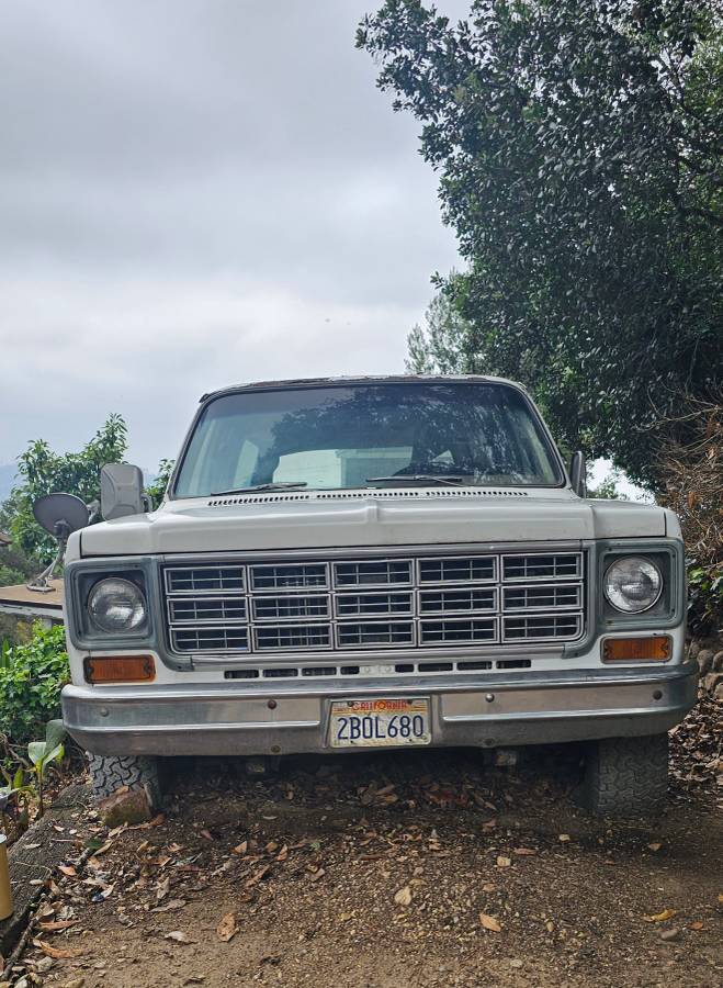 Chevrolet-Gmc-1976-white