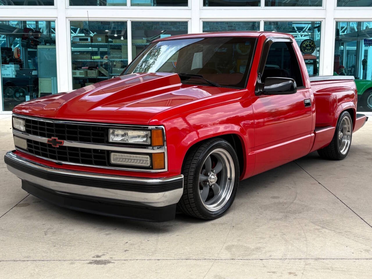 Chevrolet-Gmt-400-1991-Standard-Cab-Pickup-Red-And-Black