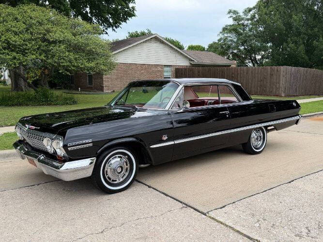 Chevrolet-Impala-1963-Black-Red