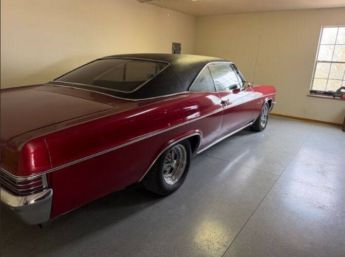Chevrolet-Impala-1966