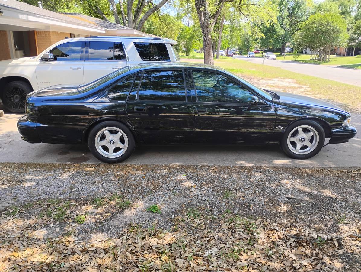Chevrolet-Impala-1994-black