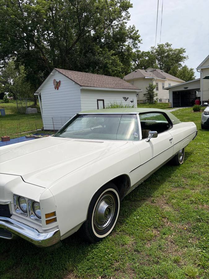 Chevrolet-Impala-coupe-1972-white