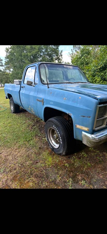 Chevrolet-K10-custom-deluxe-1983-blue