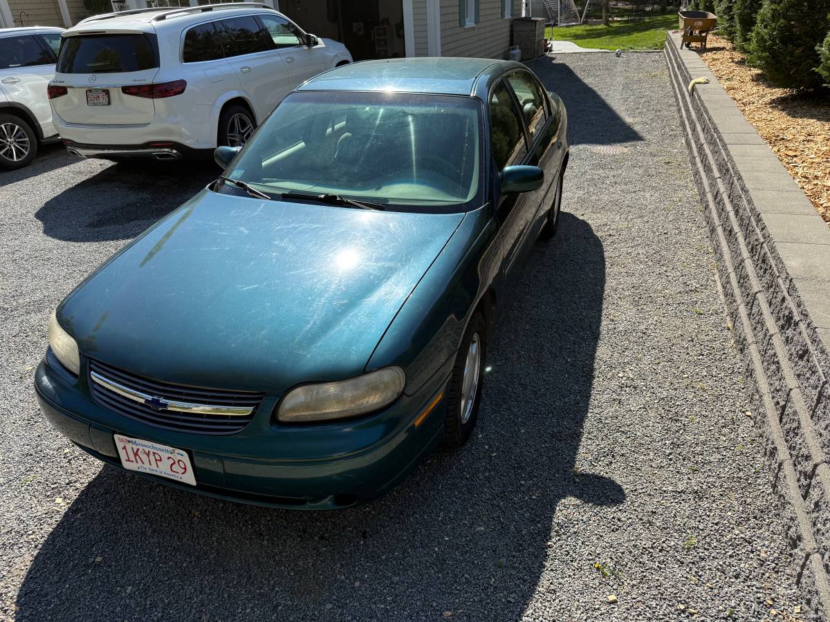 Chevrolet-Malibu-ls-2000-green