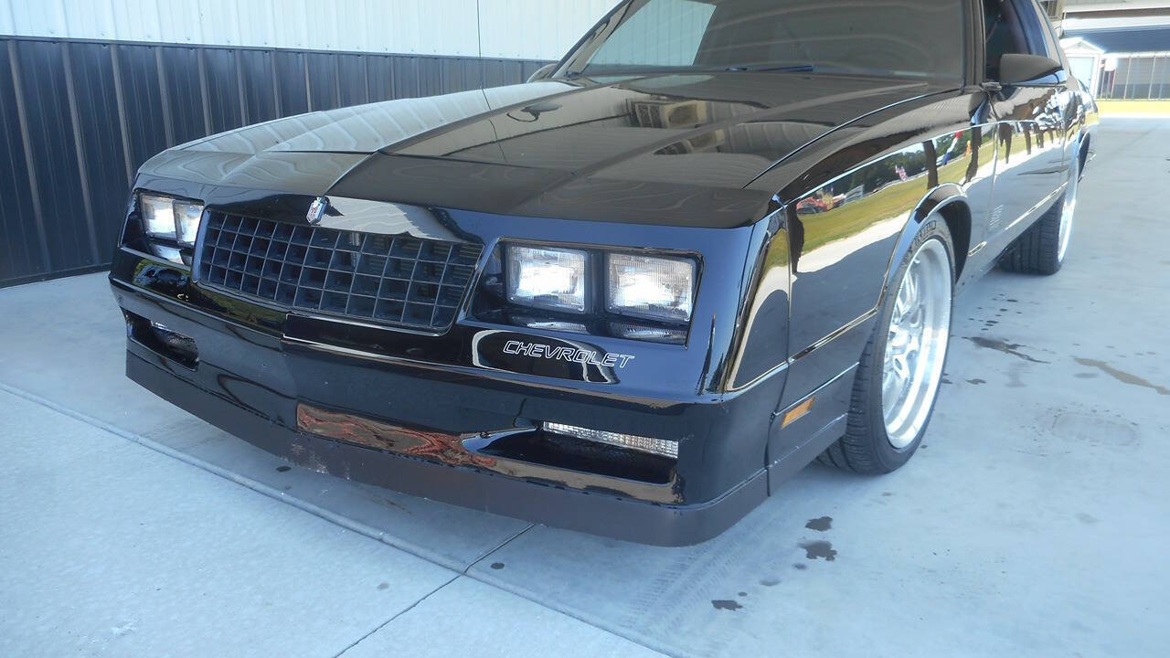 Chevrolet-Monte-carlo-1987-Black-Maroon