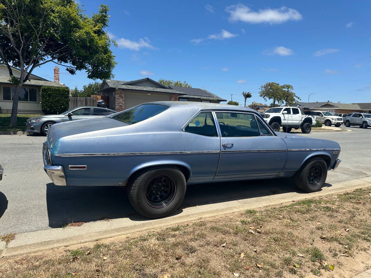 Chevrolet-Nova-1971-blue