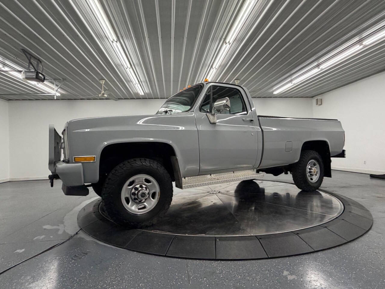 Chevrolet-Rv-30-series-1987-Gray-Black