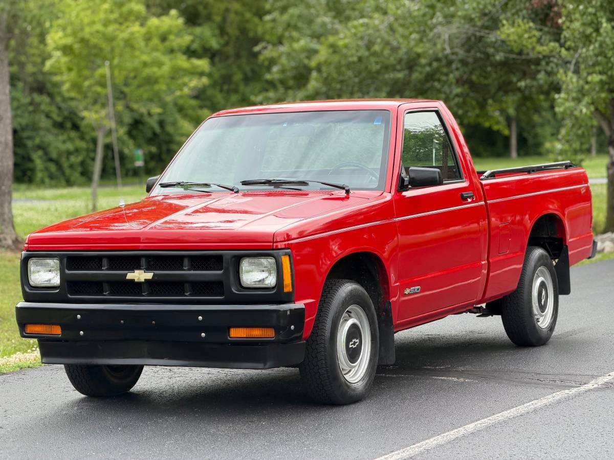 Chevrolet-S-10-pickup-12-ton-nominal-1991-red