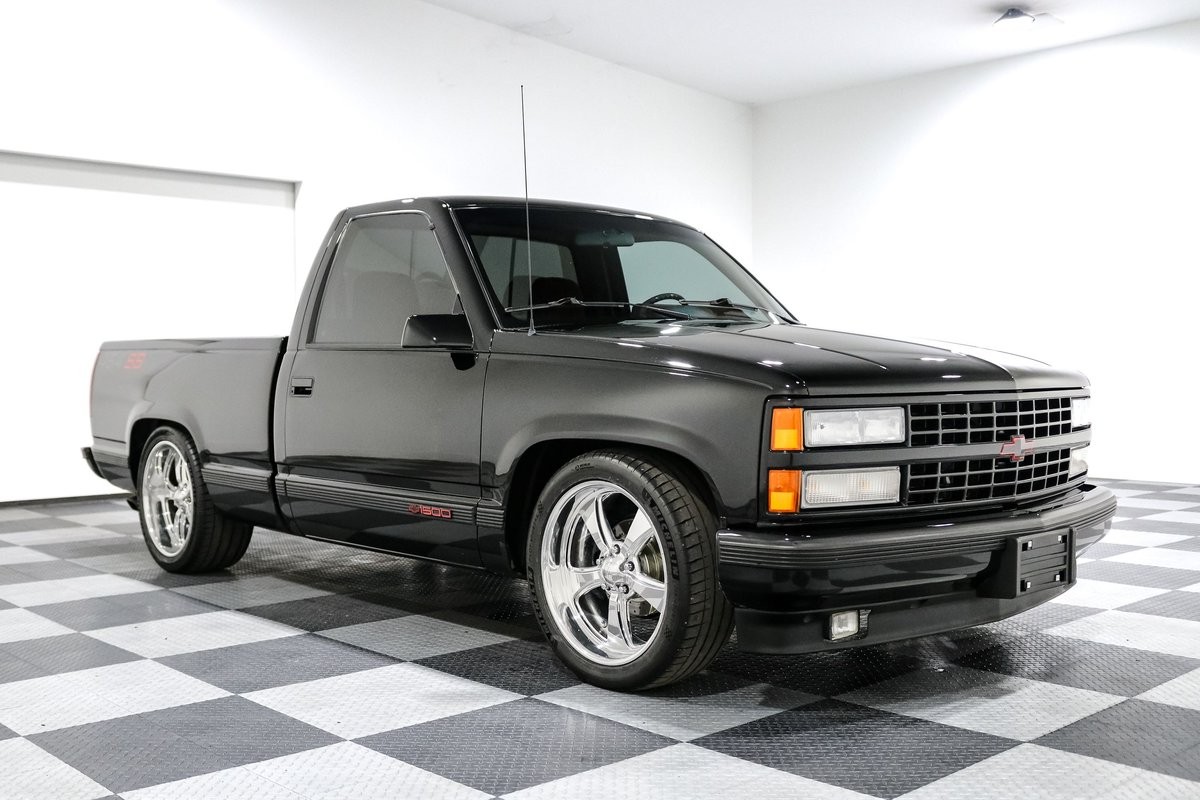 Chevrolet-SS-1990-Standard-Cab-Pickup-Red