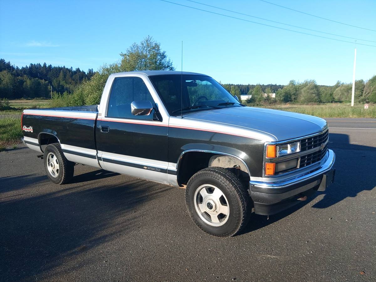 Chevrolet-Silverado-2500-1989-silver