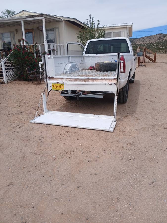 Chevrolet-Silverado-2500hd-1989-white