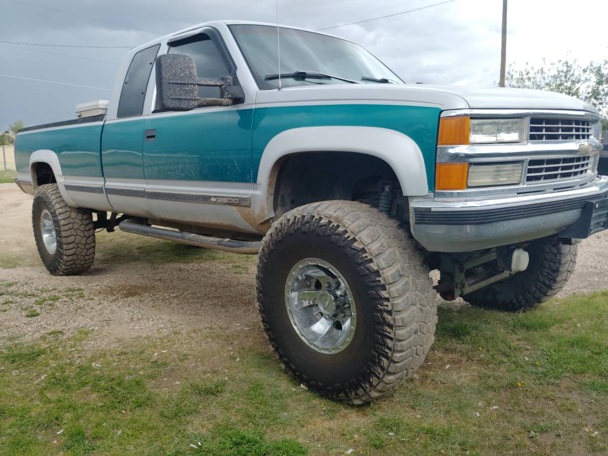Chevrolet-Silverado-2500hd-1996-green