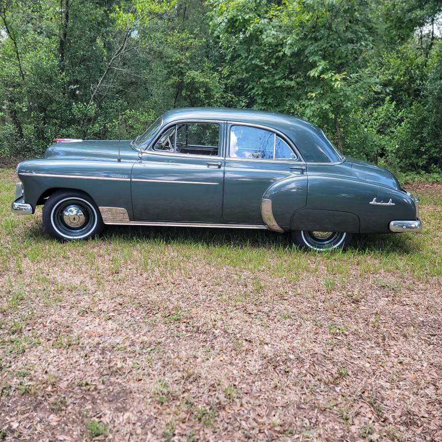 Chevrolet-Styleline-deluxe-1950-green
