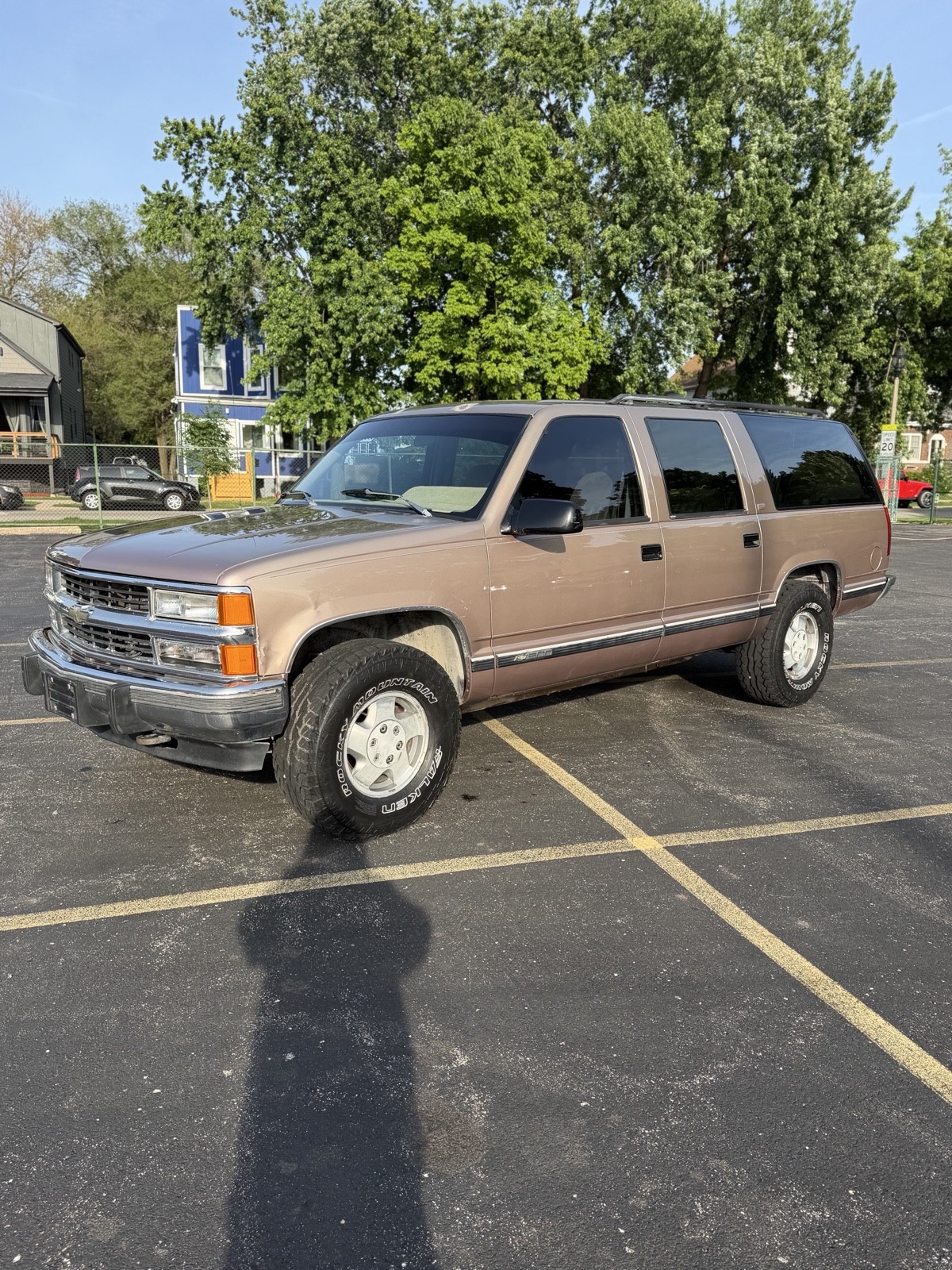 Chevrolet-Suburban-1994