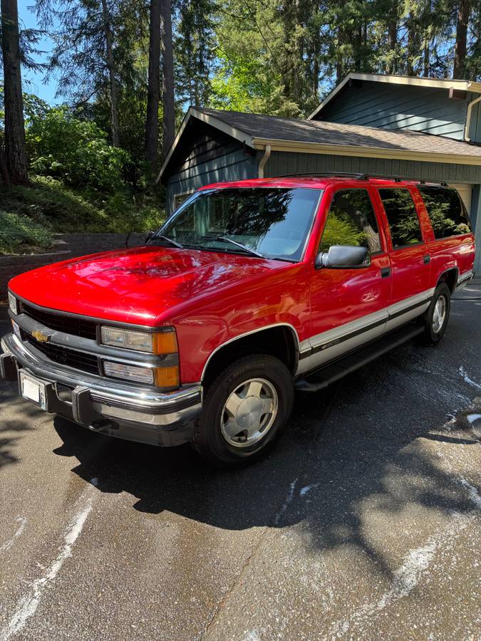 Chevrolet-Suburban-1996-red