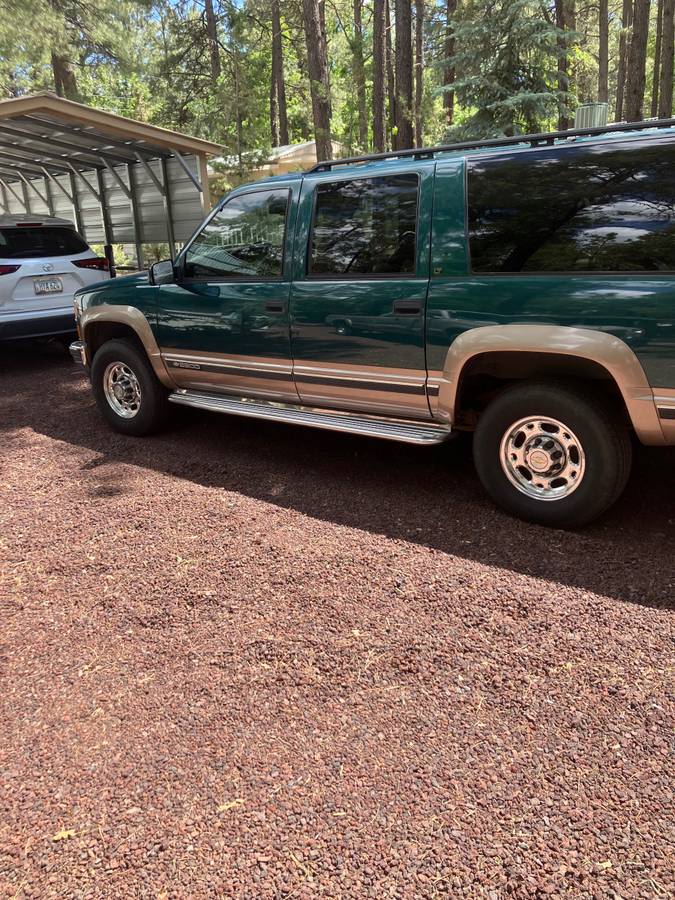 Chevrolet-Suburban-lt-4wd-1996-green