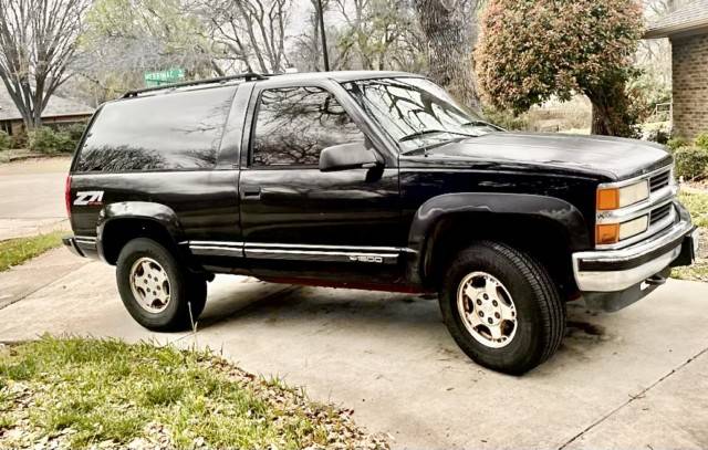Chevrolet-Tahoe-1996-black
