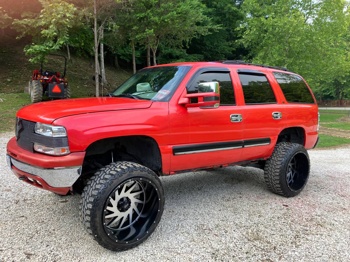 Chevrolet-Tahoe-2000-red