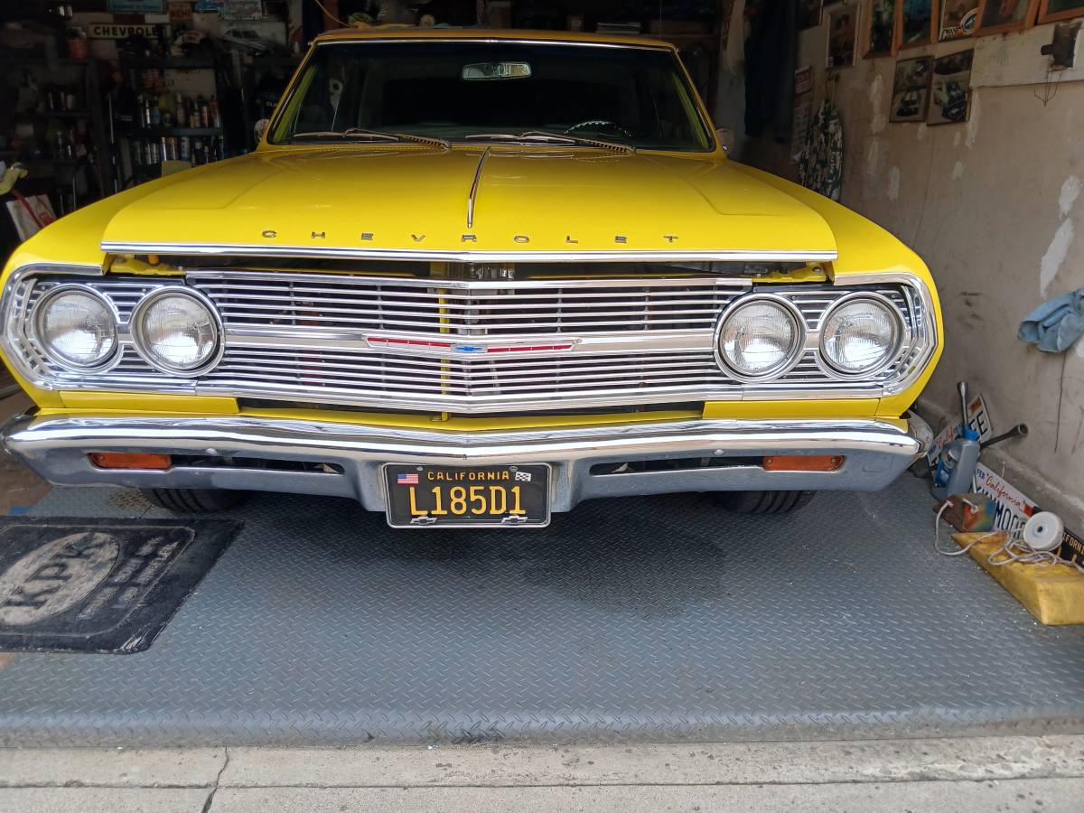 Chevy-1965-yellow
