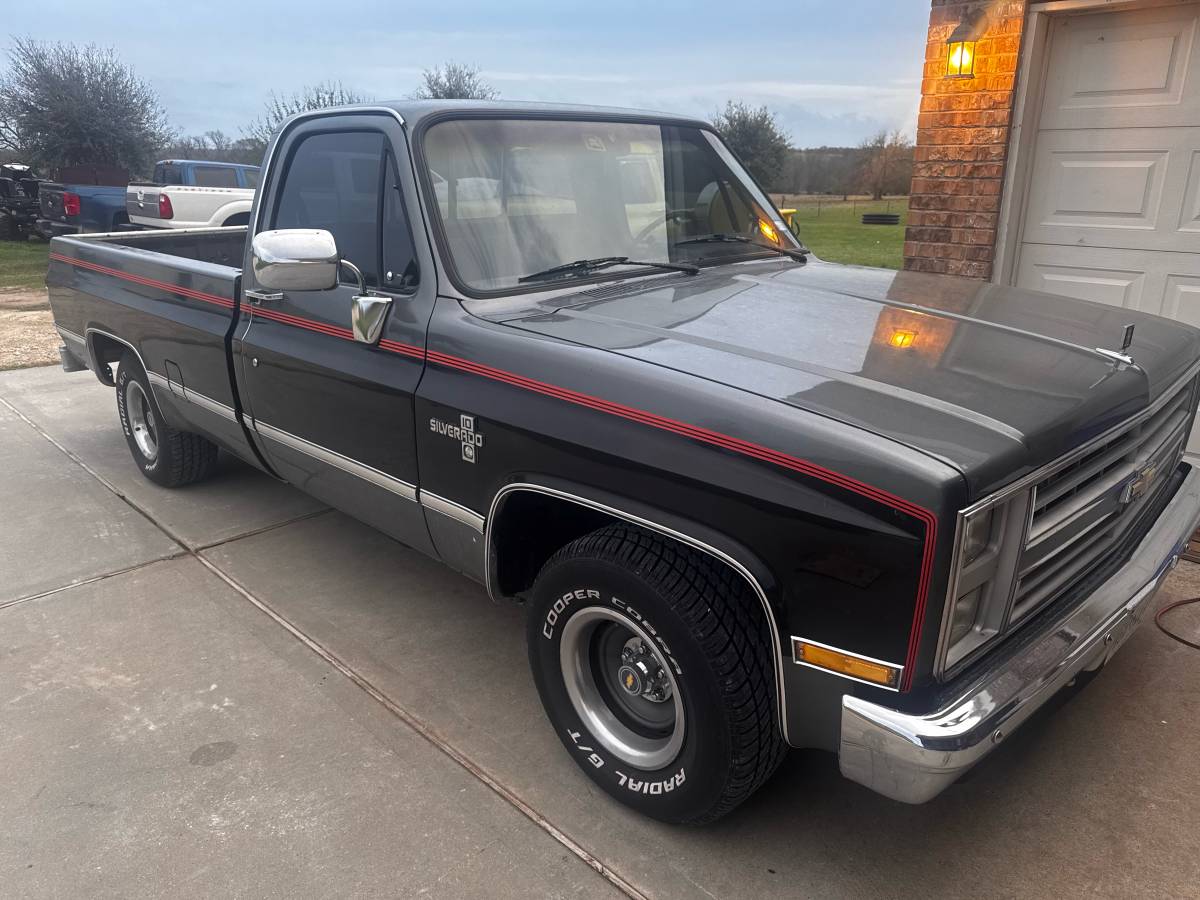 Chevy-1987-grey