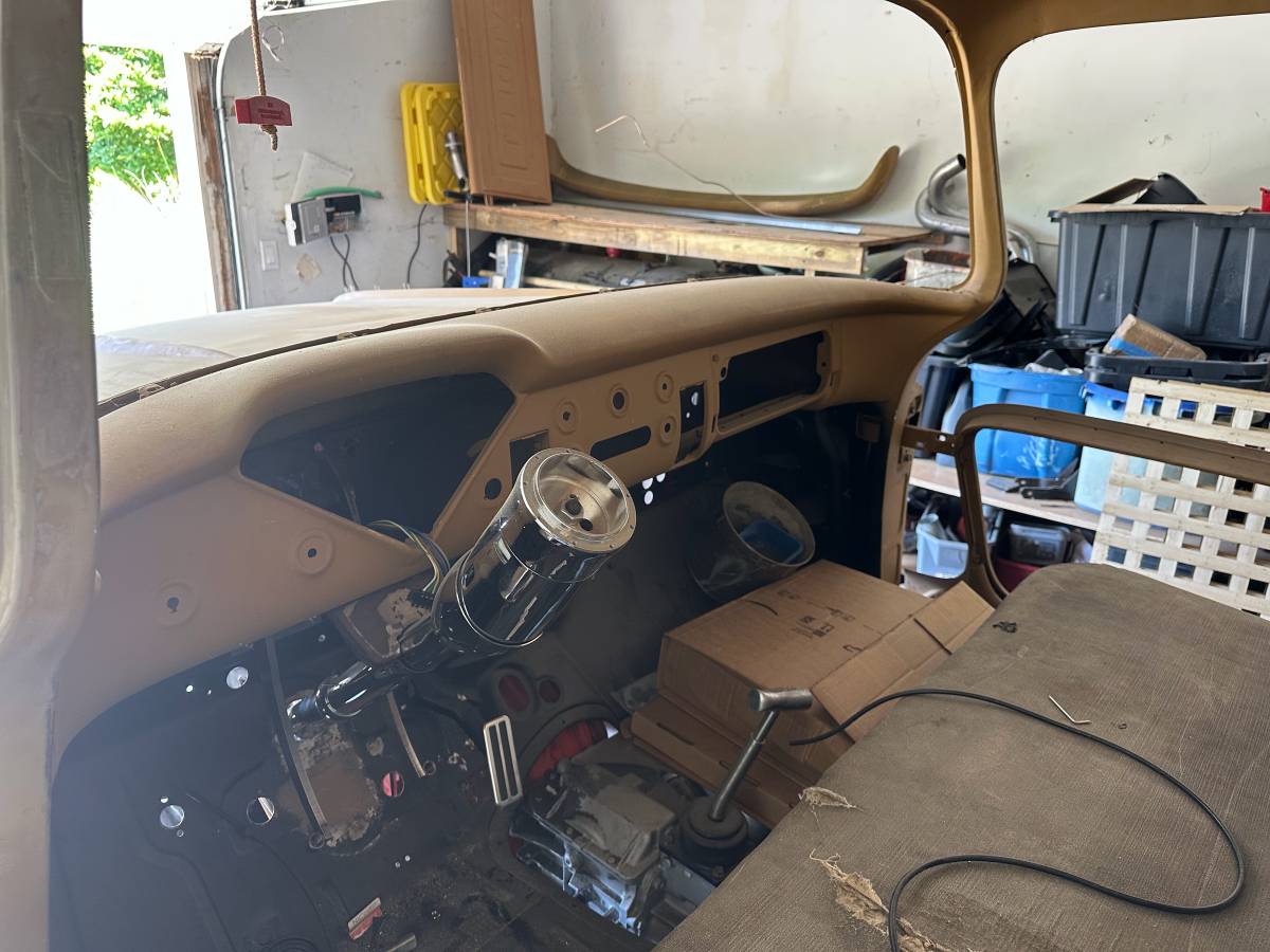 Chevy-3100-pickup-1957-orange