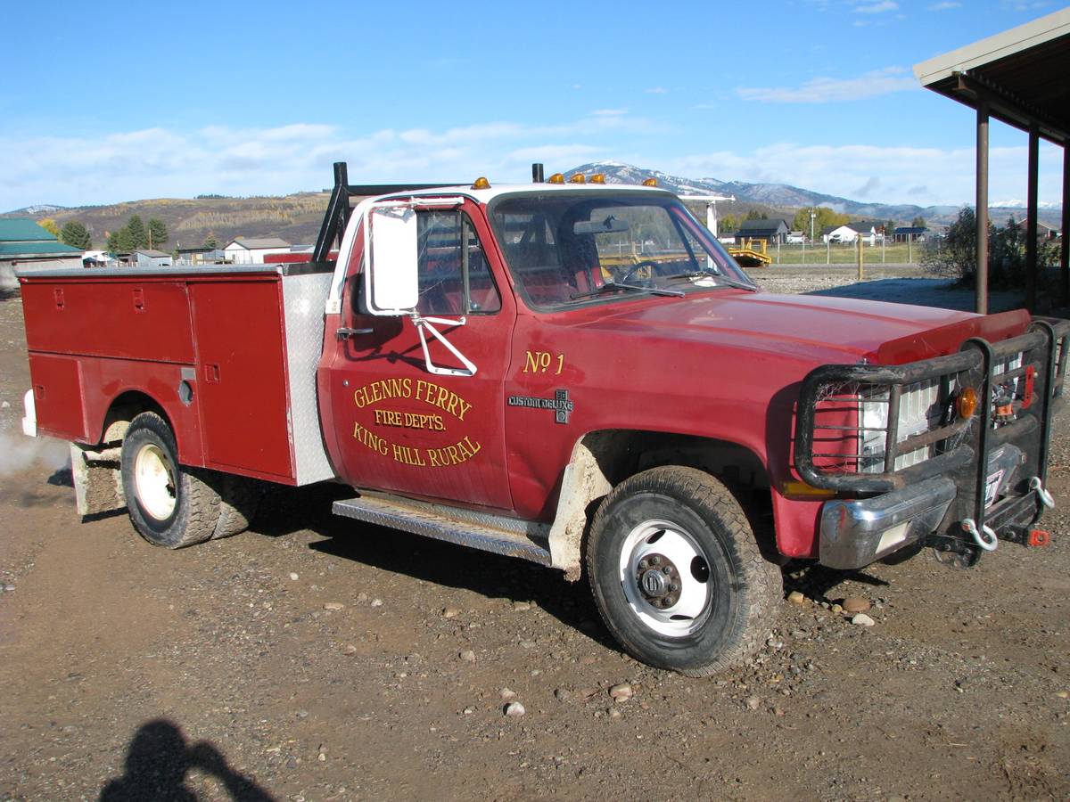 Chevy-3500-1982-red