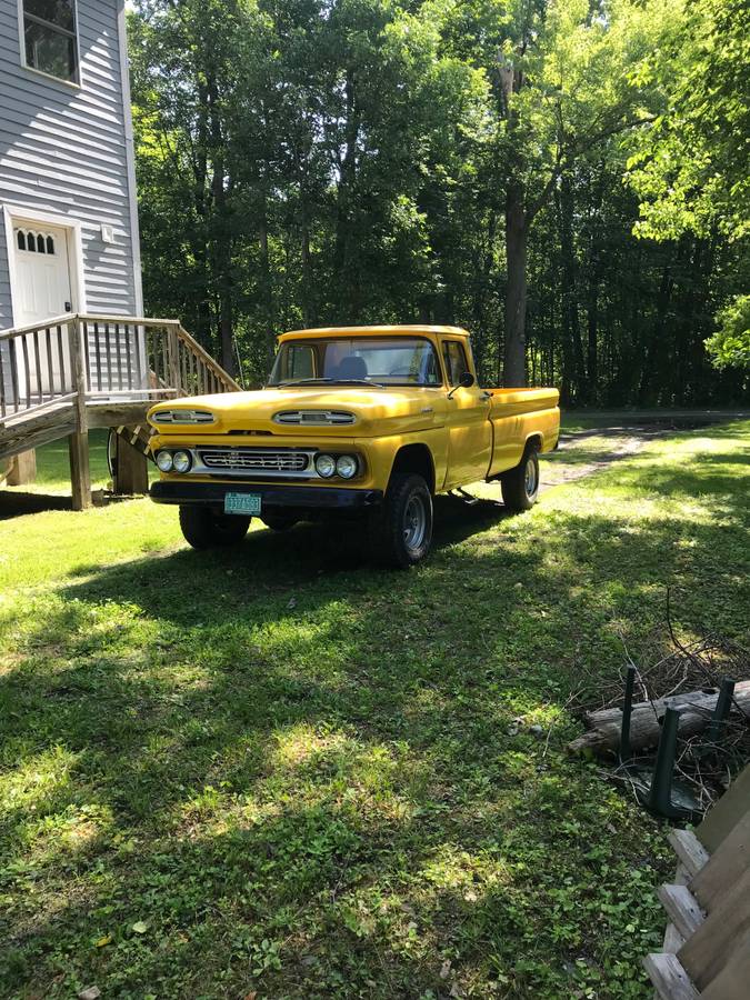 Chevy-apache-1961-yellow