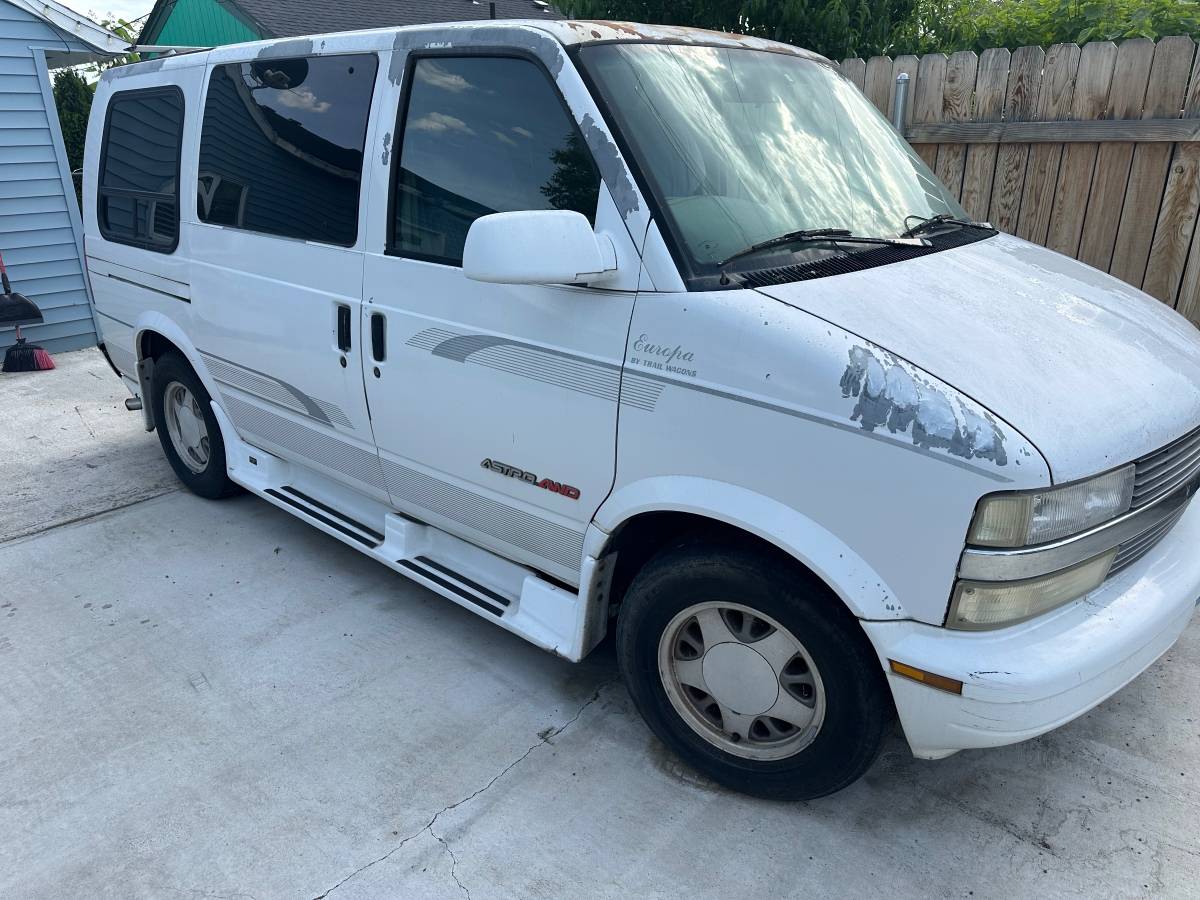 Chevy-astro-euro-by-trail-wagon-1996-white