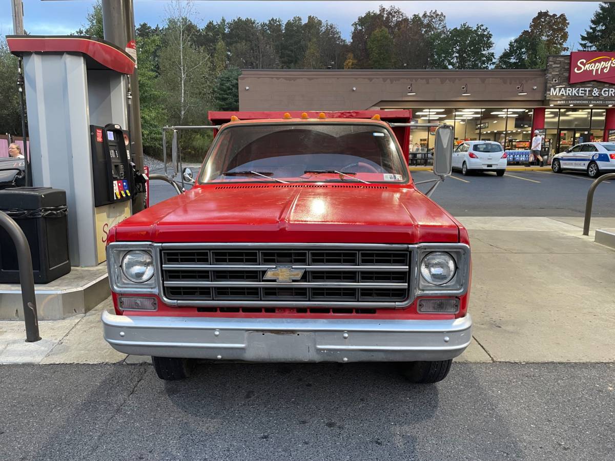 Chevy-c-30-dump-1976-red