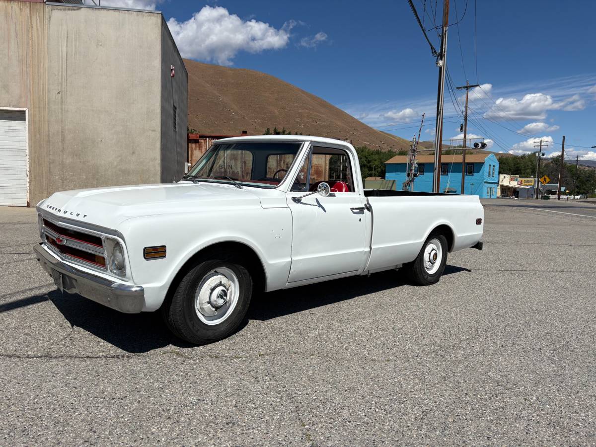 Chevy-c20-1967-white