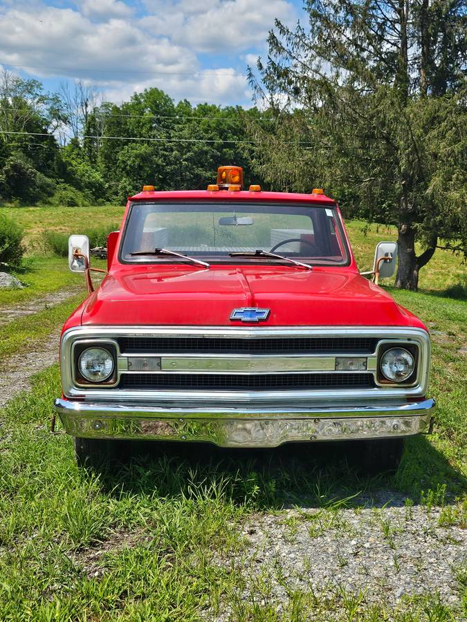 Chevy-c30-1969-red