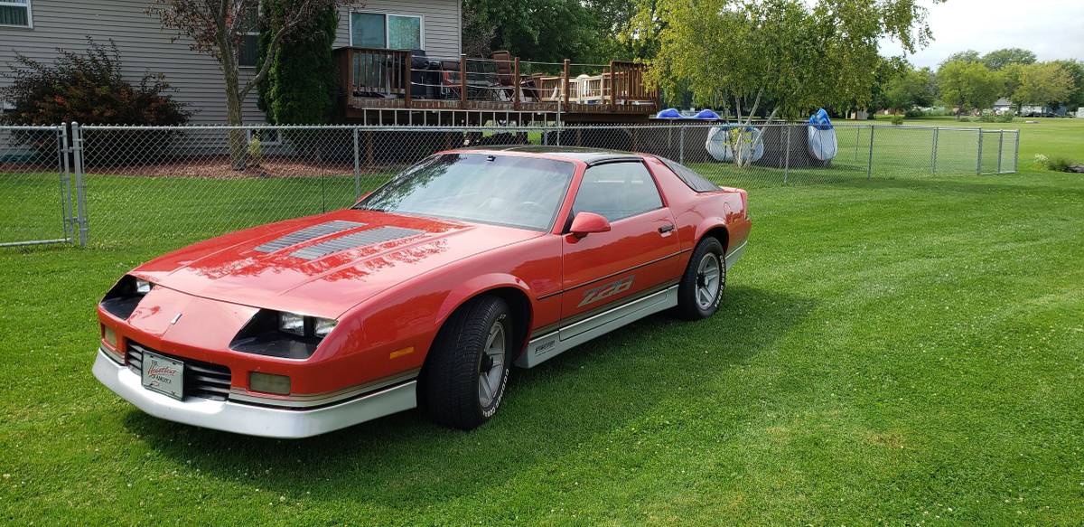 Chevy-camaro-z28-1985-red