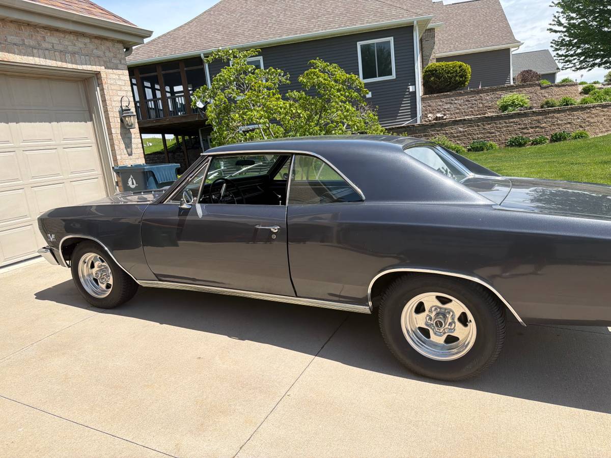 Chevy-chevelle-1966-grey