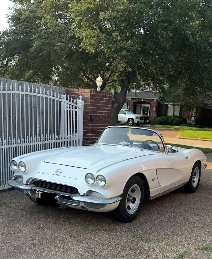 Chevy-corvette-1962-white