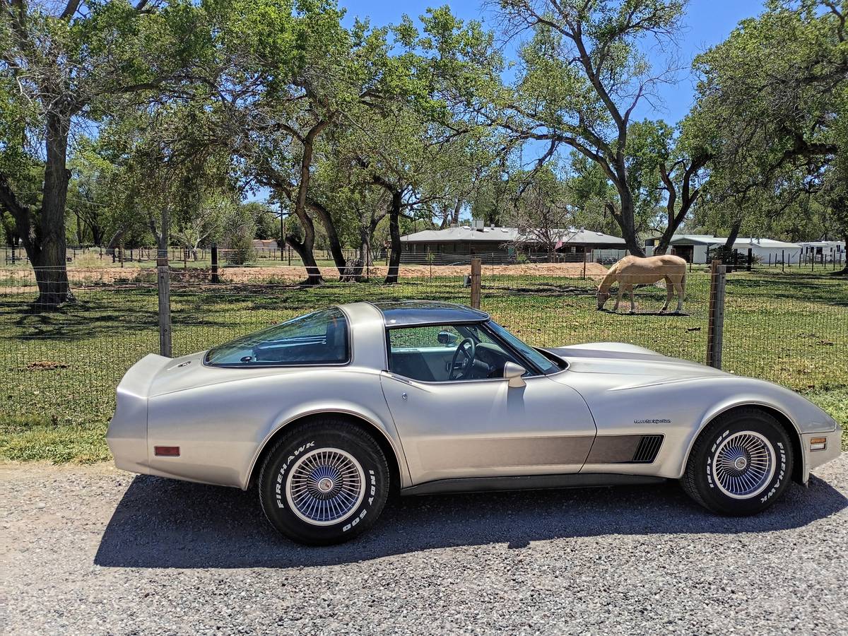 Chevy-corvette-1982