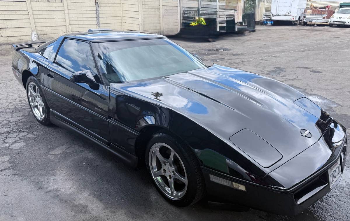 Chevy-corvette-1989