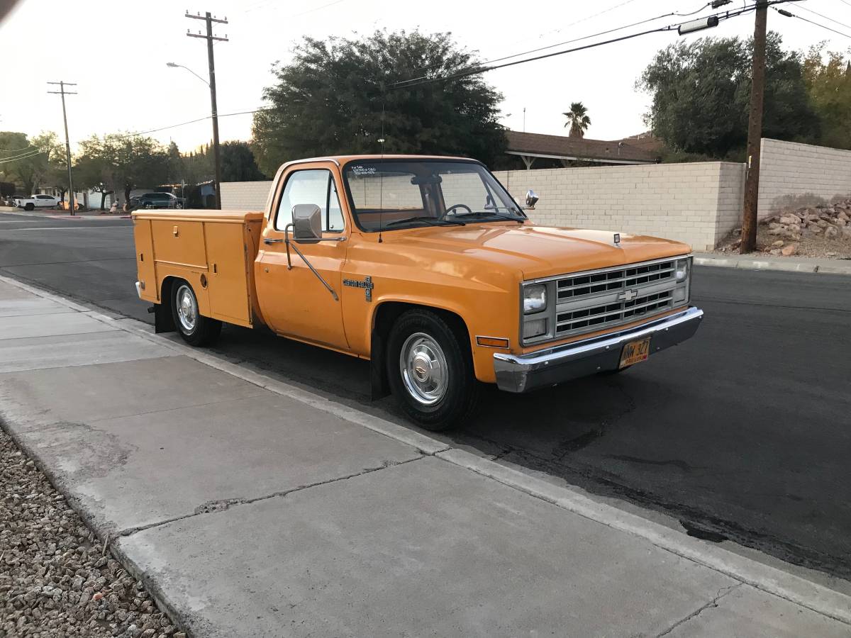 Chevy-r30-diesel-1987-orange