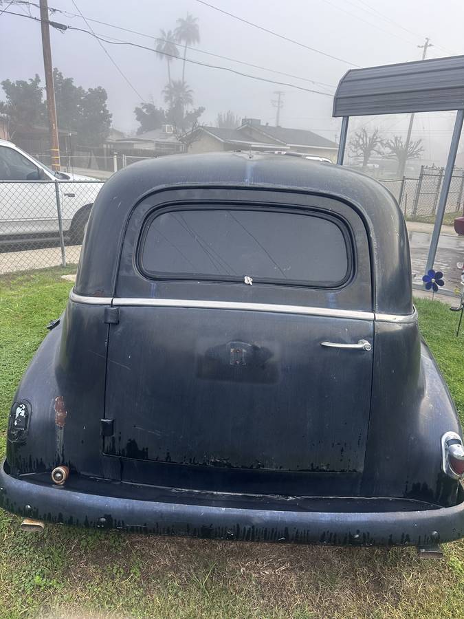 Chevy-saden-1950-black