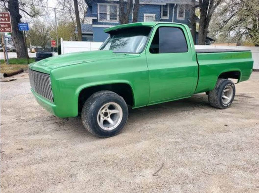 Chevy-short-bed-1983-green