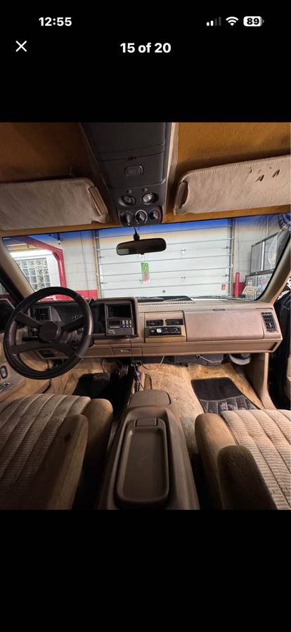 Chevy-suburban-1500-1993-black