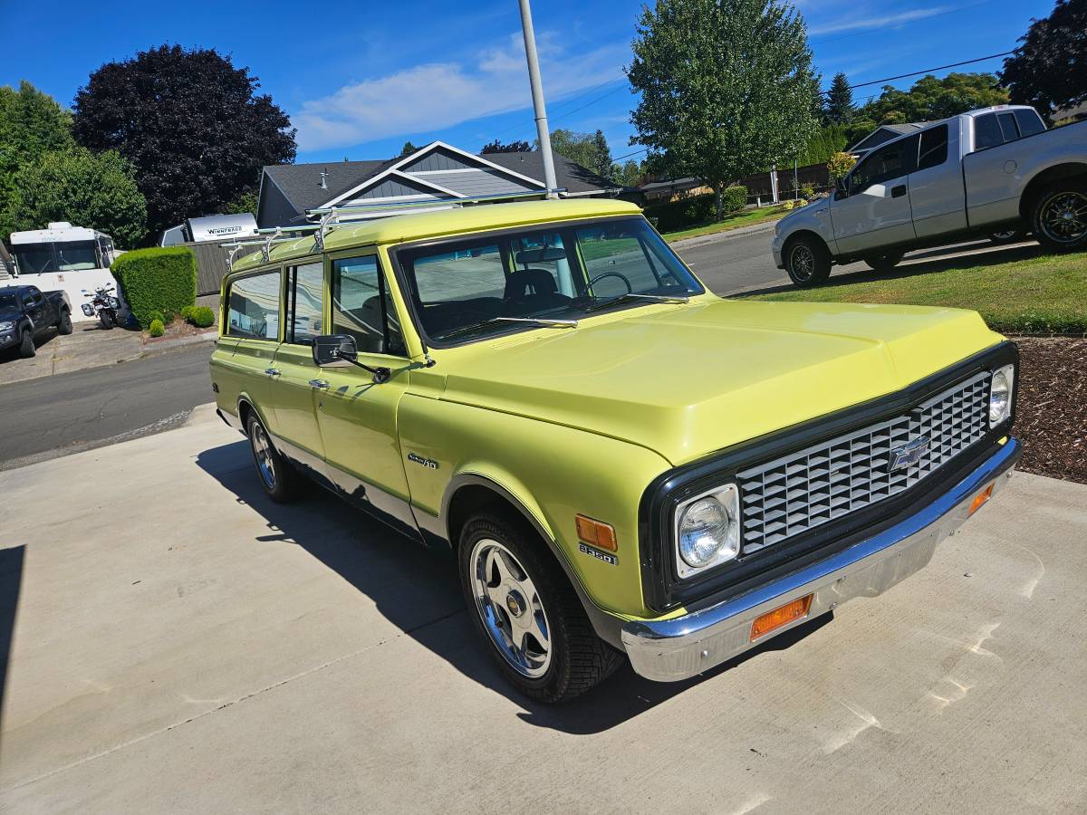 Chevy-suburban-1972