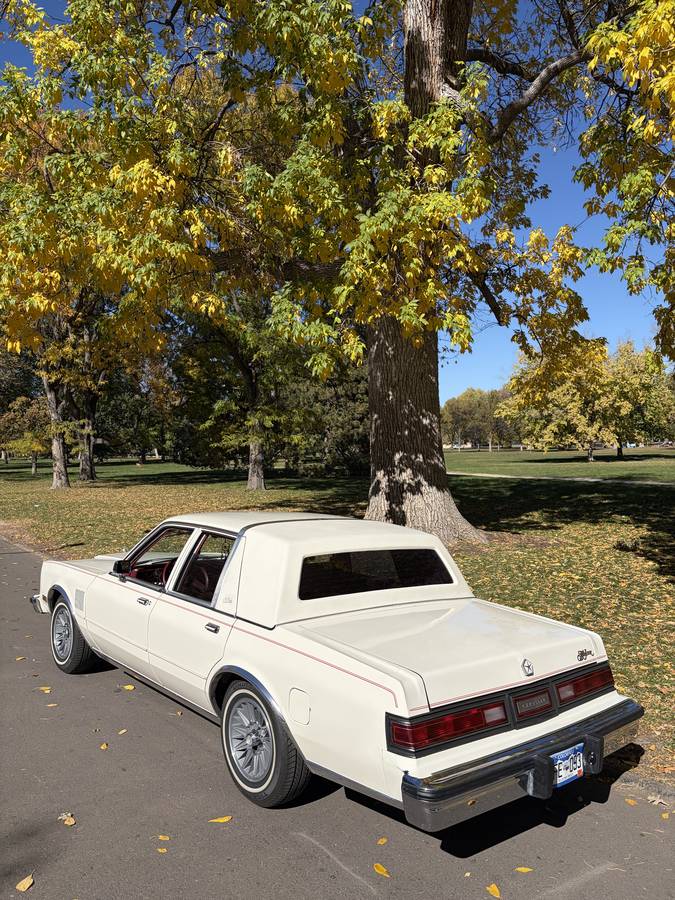 Chrysler-Fifth-ave-1986