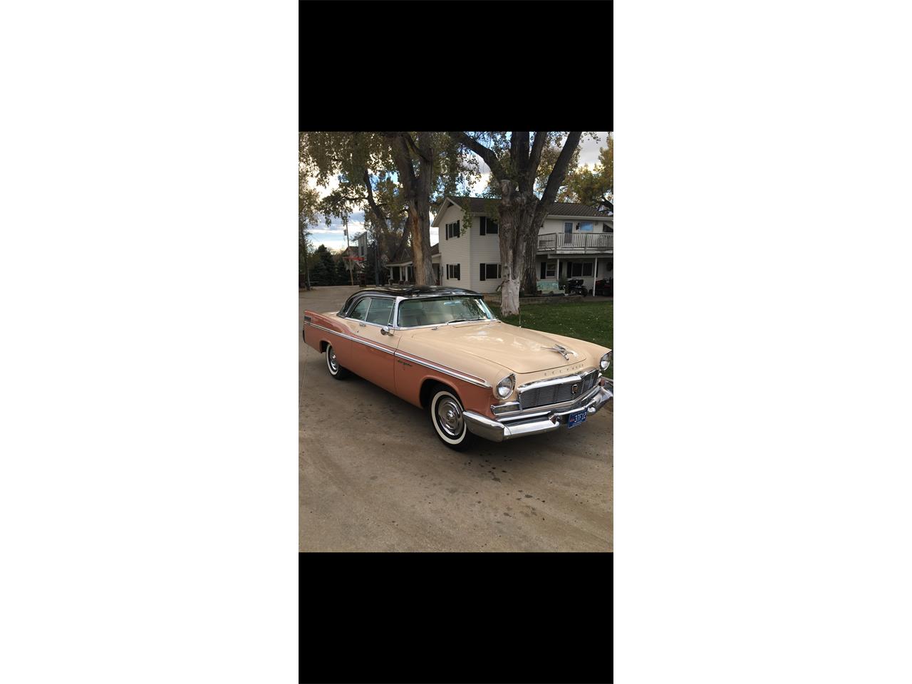 Chrysler-New-yorker-1956-Coral-cream-black-Cream