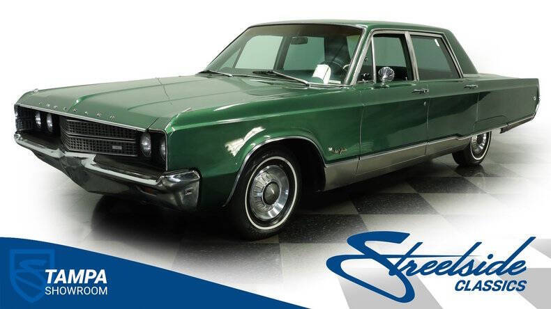 Chrysler-New-yorker-1968-Green-Metallic-Green