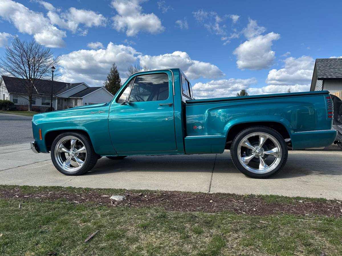 Custom-gmc-1979-green