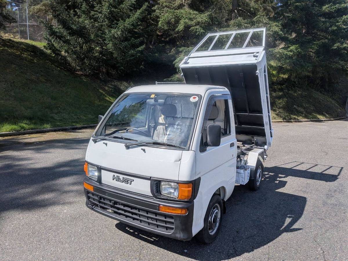 Daihatsu-hijet-1995-white
