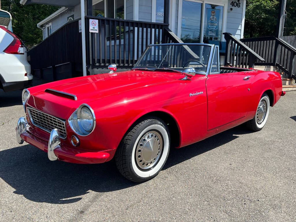 Datsun-Fairlady-280z-1965-Red-Black
