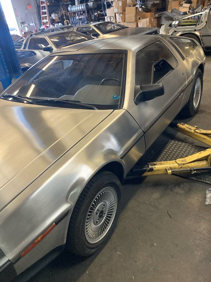 Delorean-1981-silver